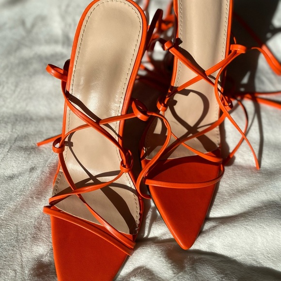 NWOT Bright Orange Lace-Up Strappy Women's Heels Pointy Toe - Picture 2 of 9